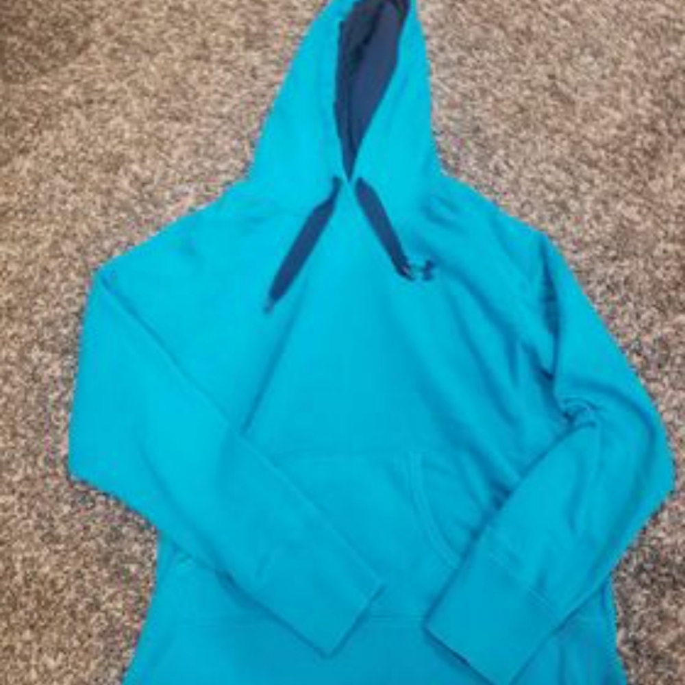 Under Armour Hoodies and shirts - Picture 2 of 4